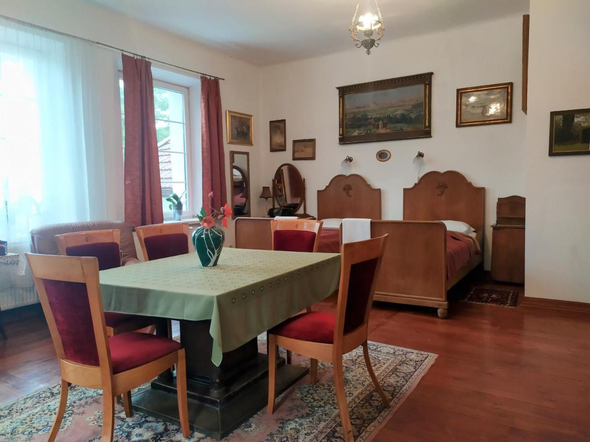 Dwor W Odonowie Eksteriør billede