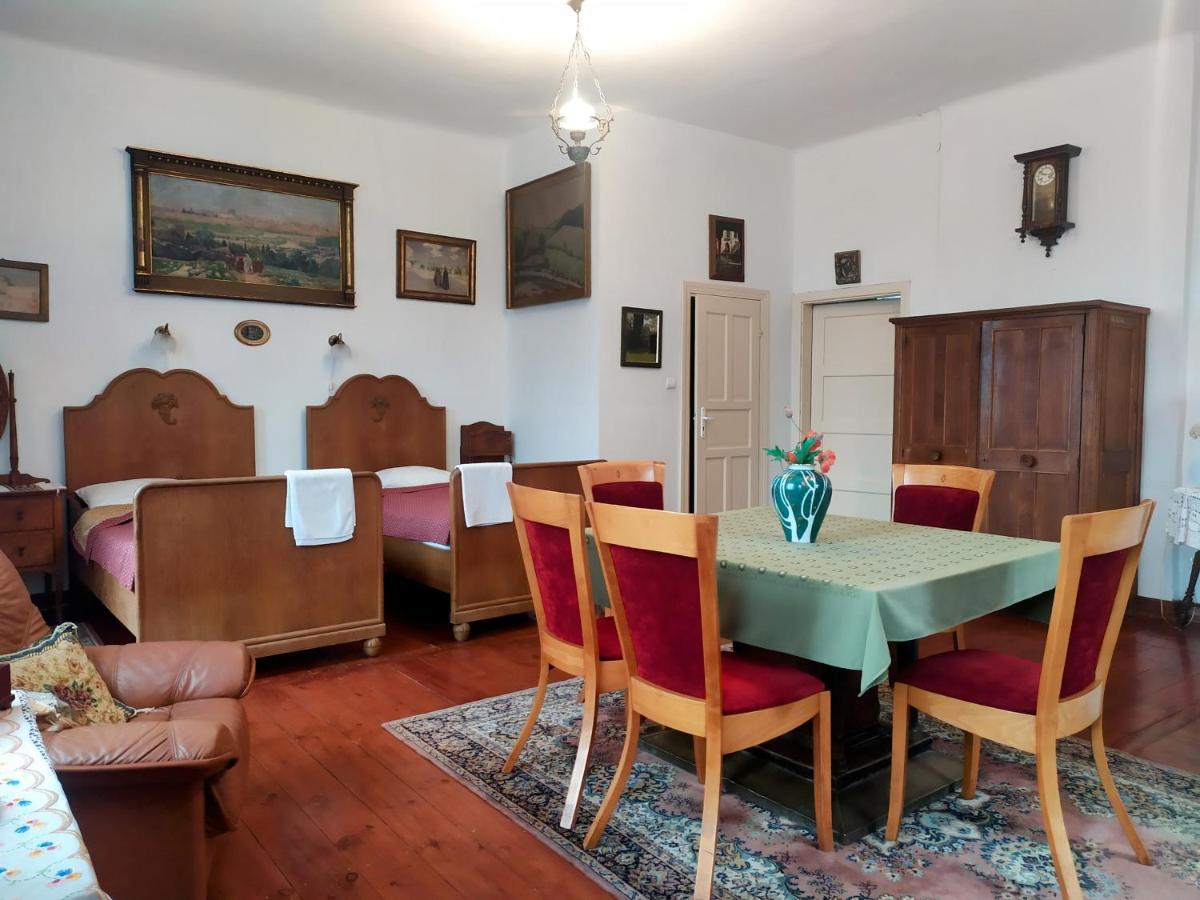 Dwor W Odonowie Eksteriør billede